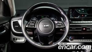 Kia Seltos Бензин 1.6 Turbo 2WD 2021 года из Южной Кореи