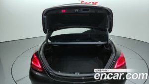 Mercedes-Benz C-Class C200 AMG Line 2021 года из Южной Кореи