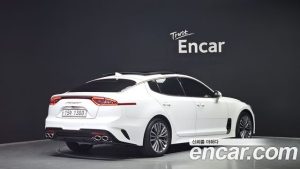 Kia Stinger 2.0 Turbo 2WD 2019 года из Южной Кореи