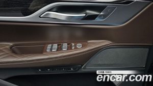 BMW 7-Series 740Li xDrive M Sport 2020 года из Южной Кореи