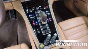 Porsche Panamera 4.0 Turbo 2020 года из Южной Кореи