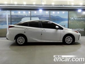 Toyota Prius 1.8 2021 года из Южной Кореи