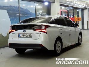 Toyota Prius 1.8 2021 года из Южной Кореи