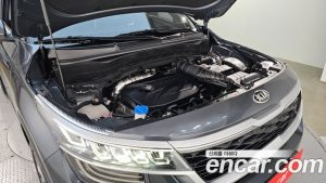 Kia Seltos Бензин 1.6 Turbo 2WD 2021 года из Южной Кореи