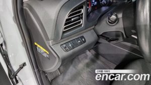 Hyundai AVANTE 1.6 2020 года из Южной Кореи