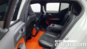 Volvo XC40 B4 R-디자인 2021 года из Южной Кореи