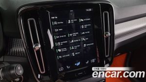 Volvo XC40 B4 R-디자인 2021 года из Южной Кореи
