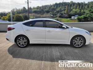 Hyundai AVANTE 1.6 2020 года из Южной Кореи