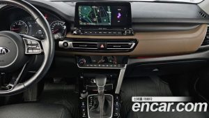 Kia Seltos Бензин 1.6 Turbo 4WD 2020 года из Южной Кореи