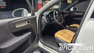 Volvo XC40 B4 Inscription 2021 года из Южной Кореи