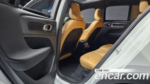 Volvo XC40 B4 Inscription 2021 года из Южной Кореи