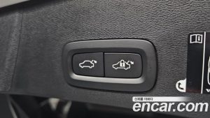Volvo XC40 B4 Inscription 2021 года из Южной Кореи