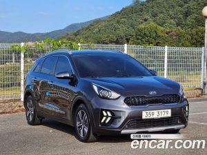 Kia Niro 1.6 HEV 2020 года из Южной Кореи