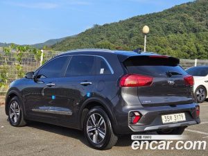 Kia Niro 1.6 HEV 2020 года из Южной Кореи
