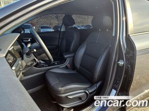 Kia Niro 1.6 HEV 2020 года из Южной Кореи