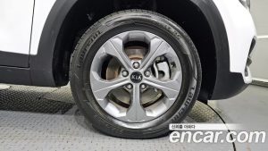 Kia Seltos Бензин 1.6 Turbo 2WD 2022 года из Южной Кореи