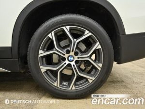 BMW X1 xDrive 20i xLine 2021 года из Южной Кореи