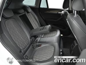 BMW X1 xDrive 20i xLine 2021 года из Южной Кореи