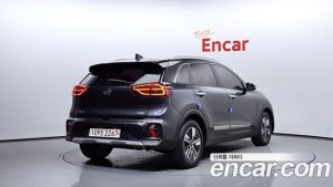 Kia Niro 1.6 HEV 2020 года из Южной Кореи