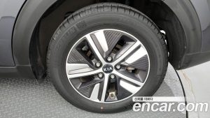 Kia Niro 1.6 HEV 2020 года из Южной Кореи