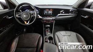 Kia Niro 1.6 HEV 2020 года из Южной Кореи