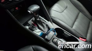 Kia Niro 1.6 HEV 2020 года из Южной Кореи