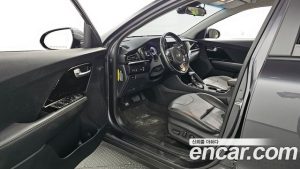 Kia Niro 1.6 HEV 2020 года из Южной Кореи