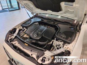 Mercedes-Benz E-Class E220d Cabriolet 2020 года из Южной Кореи