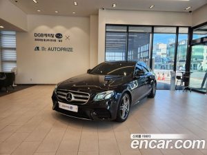 Mercedes-Benz E-Class E300 4MATIC AMG Line 2020 года из Южной Кореи