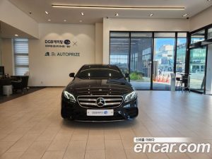 Mercedes-Benz E-Class E300 4MATIC AMG Line 2020 года из Южной Кореи