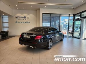 Mercedes-Benz E-Class E300 4MATIC AMG Line 2020 года из Южной Кореи