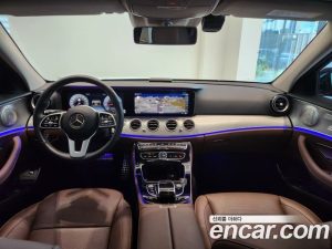 Mercedes-Benz E-Class E300 4MATIC AMG Line 2020 года из Южной Кореи