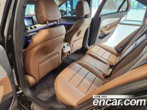 Mercedes-Benz E-Class E300 4MATIC AMG Line 2020 года из Южной Кореи