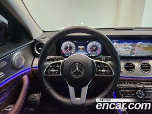 Mercedes-Benz E-Class E300 4MATIC AMG Line 2020 года из Южной Кореи