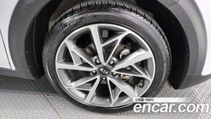 Kia Niro 1.6 HEV 2020 года из Южной Кореи