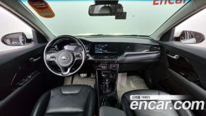 Kia Niro 1.6 HEV 2020 года из Южной Кореи