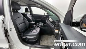 Kia Niro 1.6 HEV 2020 года из Южной Кореи
