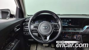 Kia Niro 1.6 HEV 2020 года из Южной Кореи