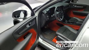 Volvo XC40 B4 R-디자인 2021 года из Южной Кореи