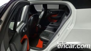 Volvo XC40 B4 R-디자인 2021 года из Южной Кореи