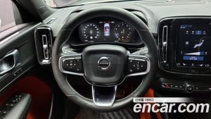 Volvo XC40 B4 R-디자인 2021 года из Южной Кореи