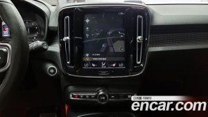 Volvo XC40 B4 R-디자인 2021 года из Южной Кореи