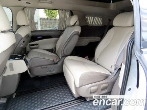 Kia Carnival Бензин 7-Seater HI-Limousine 2023 года из Южной Кореи