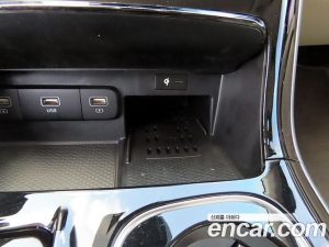 Kia Carnival Бензин 7-Seater HI-Limousine 2023 года из Южной Кореи