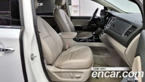 Kia Carnival 9-Seater Noblesse 2019 года из Южной Кореи