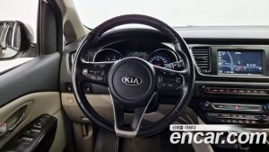 Kia Carnival 9-Seater Noblesse 2019 года из Южной Кореи