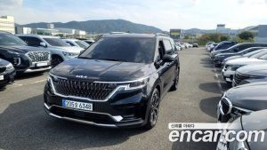 Kia Carnival Бензин 9-Seater Signature 2023 года из Южной Кореи