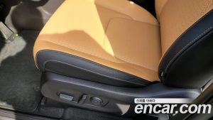 Kia Carnival Бензин 9-Seater Signature 2023 года из Южной Кореи