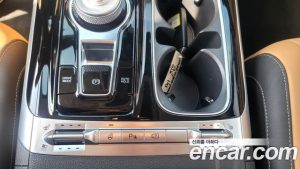 Kia Carnival Бензин 9-Seater Signature 2023 года из Южной Кореи