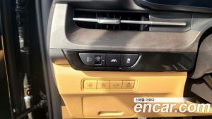 Kia Carnival Бензин 9-Seater Signature 2023 года из Южной Кореи